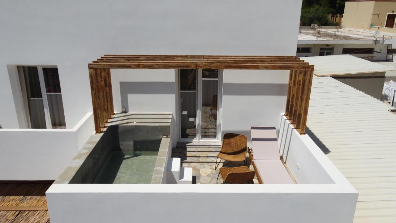 Aellia Hotel & Suites Leros Lakkíon 外观 照片